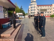 ����У԰��ȫ���ߣ�������ҵ���ж�